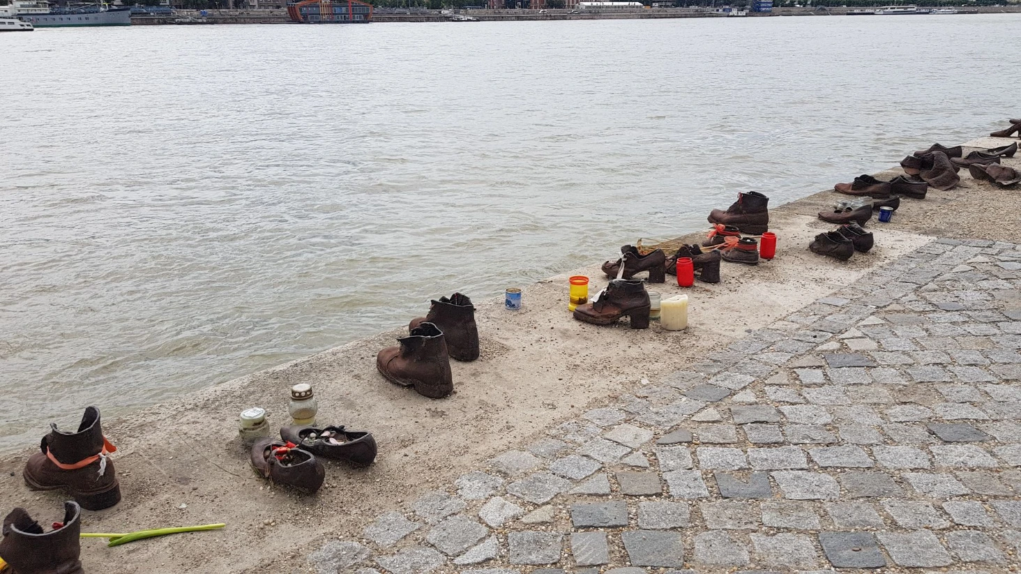 Budapest Shoes Monument