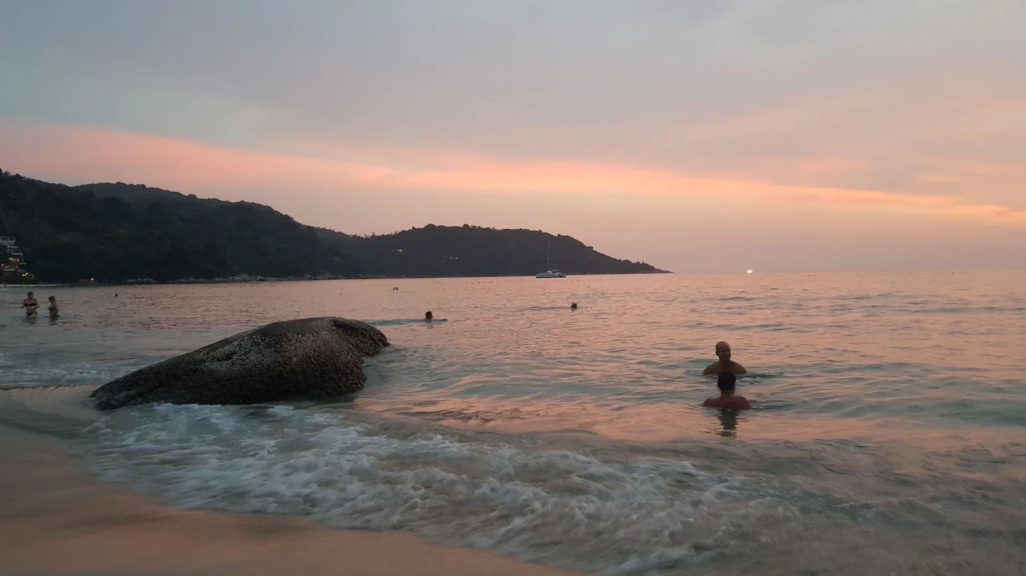 Plage Phuket coucher de soleil